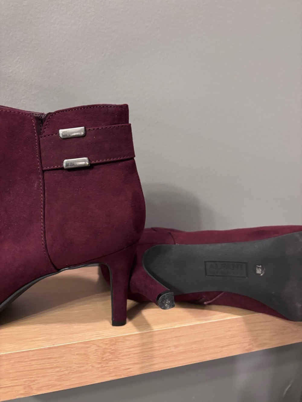 Alfani Women’s Burgundy Suede Ankle Boots - Stylish Kitten Heel size 7.5 - Picture 12 of 12